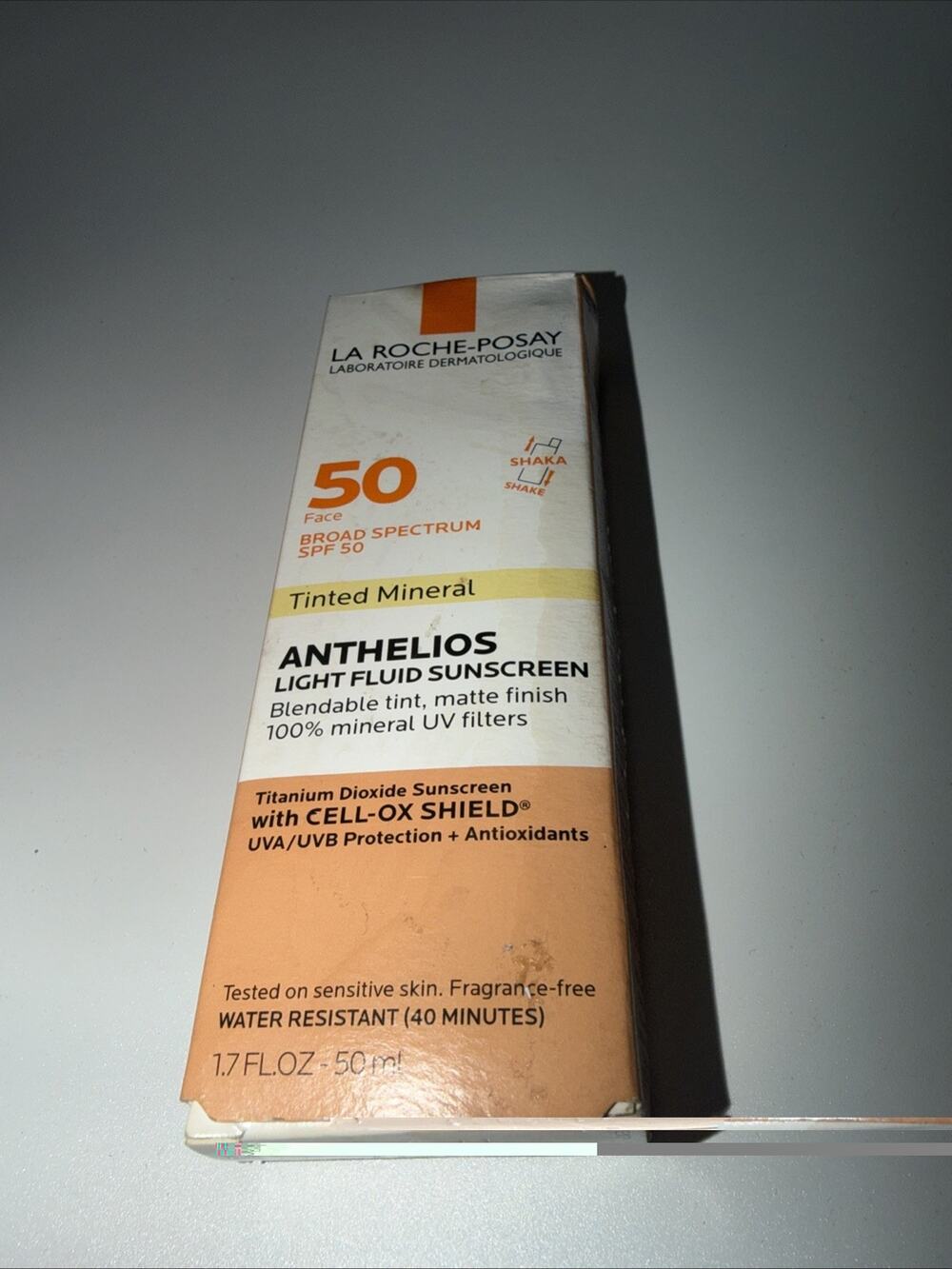 La Roche-Posay Anthelios Mineral Tinted Ultra Light Sunscreen Fluid -ez 11/26
